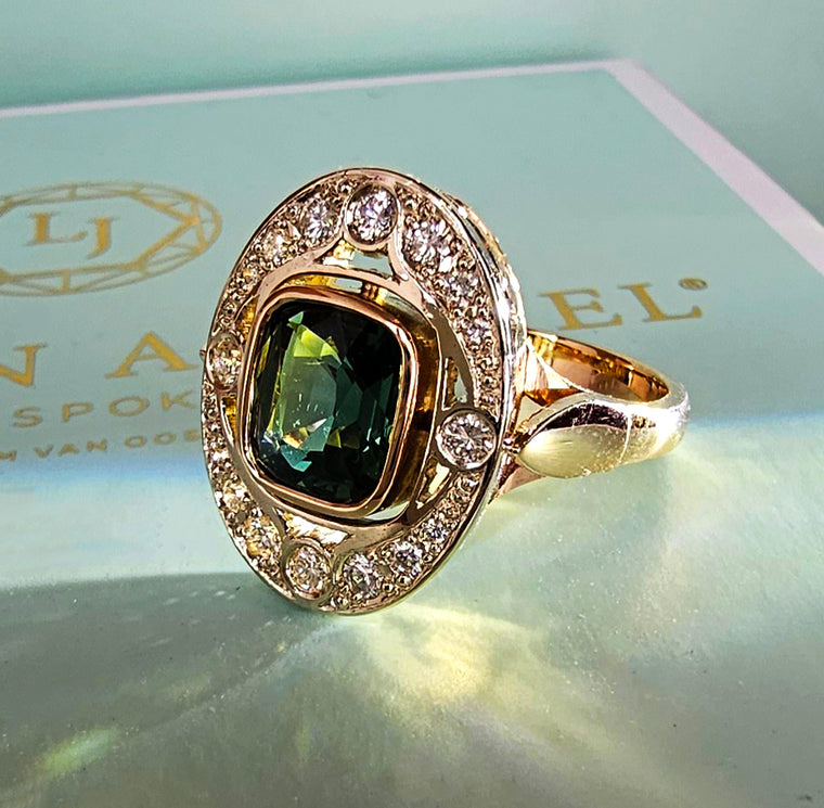 Art Deco Green Sapphire & Diamond Ring